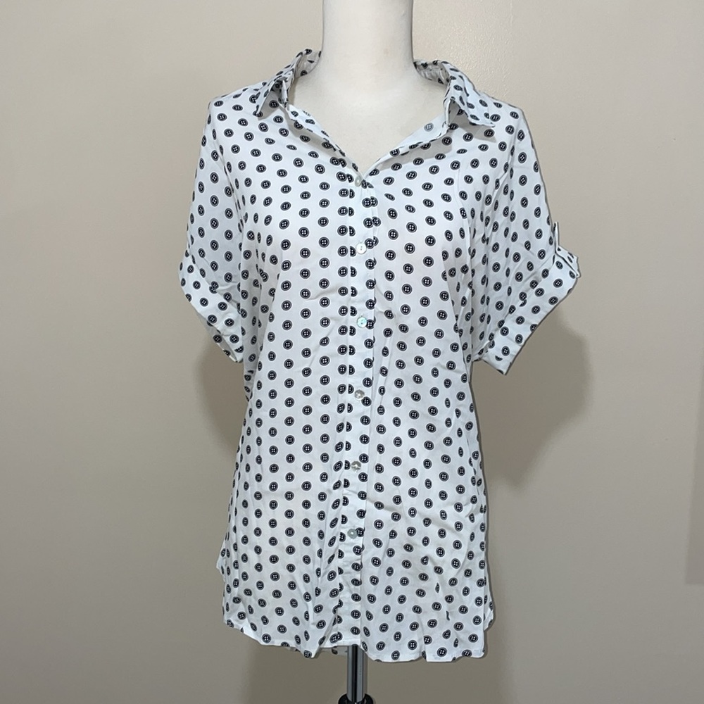 Jane and Delancey White and Black Casual Button Down Shirt. Button Novelty Print
